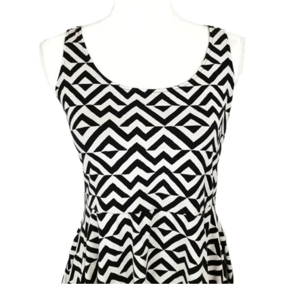 VICTORIA'S Secret PINK Chevron Skater Dress - Picture 2 of 9